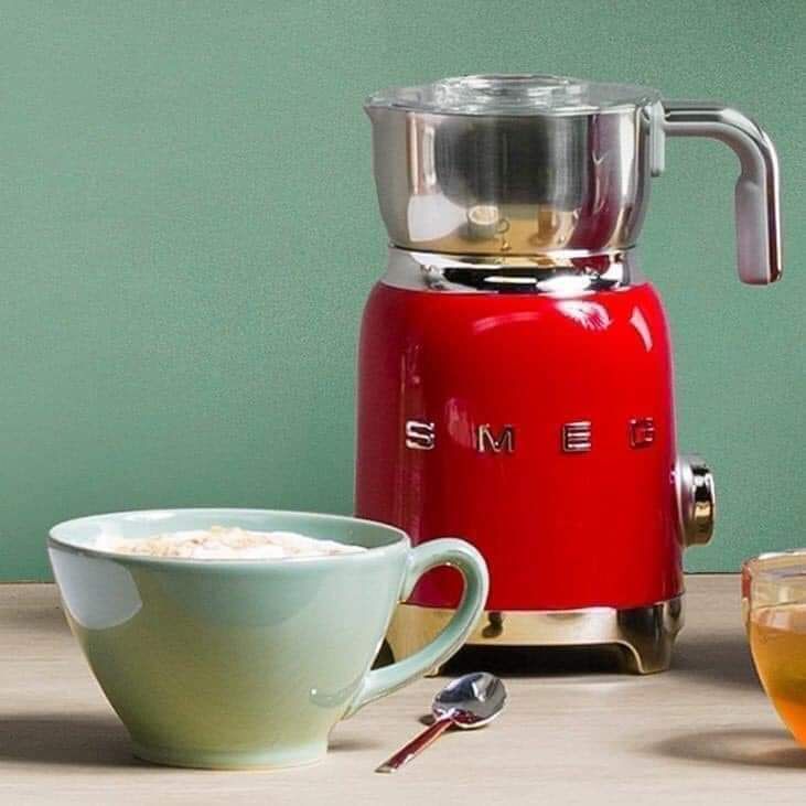Фото - Модуль для взбивания молока Smeg MFF01RDEU