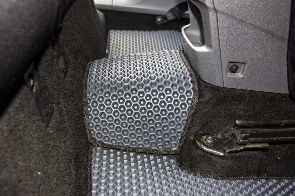 Фото - EVA килимки в салон авто EVAtech для Focus (C307) MT Ford 2005-2010 2 покоління Combi EU FD32211CV5TL2RBB
