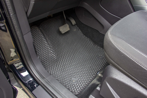 Фото - Коврики из экокожи в салон авто EVAtech ECO для Kuga Restyling Ford 2016-2019 2 поколение SUV EU FD3563PEC4FC4BBB