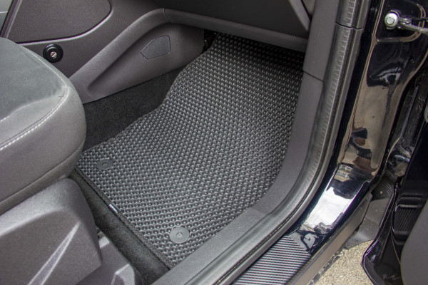 Фото - Коврики из экокожи в салон авто EVAtech ECO для Kuga Restyling Ford 2016-2019 2 поколение SUV EU FD3563PEC4FC4BBB