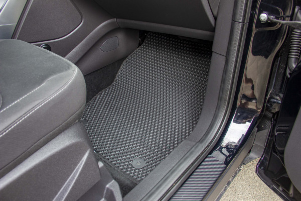 Фото - Коврики из экокожи в салон авто EVAtech ECO для Kuga Restyling Ford 2016-2019 2 поколение SUV EU FD3563PEC4FC4BBB