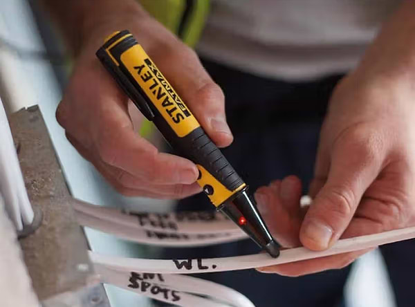 Фото - Индикатор напряжения Stanley FatMax (FMHT82567-0)