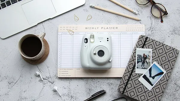 Фото - Фотокамера миттєвого друку Fujifilm INSTAX Mini 11 Ice White (16654982)