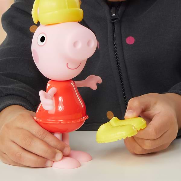 Фото - Колекційні фігурки набір Peppa Pig FIGURINES серії Модна пригода - ОДЯГНИ ПЕППУ (G0331)