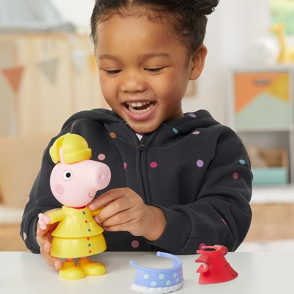 Фото - Колекційні фігурки набір Peppa Pig FIGURINES серії Модна пригода - ОДЯГНИ ПЕППУ (G0331)