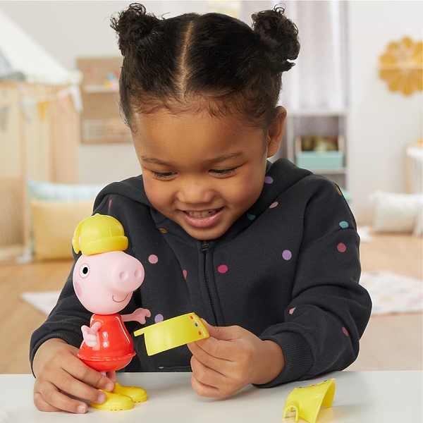 Фото - Колекційні фігурки набір Peppa Pig FIGURINES серії Модна пригода - ОДЯГНИ ПЕППУ (G0331)