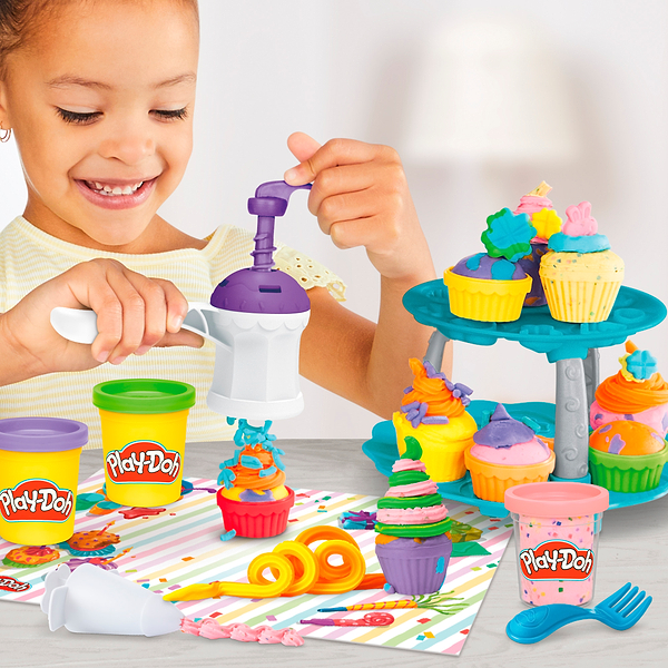 Фото - Набори для ліплення Hasbro Play-Doh Вежа капкейків (G0529)