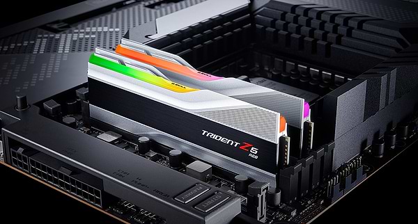 Фото - Память DDR G.Skill DDR5 2x16GB/6000 Trident Z5 RGB Silver (F5-6000J3636F16GX2-TZ5RS)