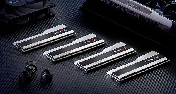 Фото - Память DDR G.Skill DDR5 2x16GB/6000 Trident Z5 RGB Silver (F5-6000J3636F16GX2-TZ5RS)
