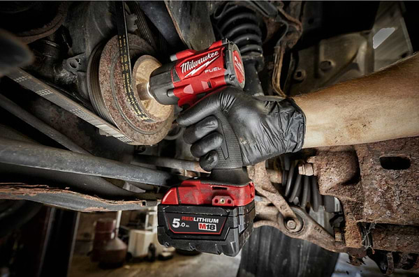 Фото - Гайковерт аккумуляторный Milwaukee M18 FMTIW2F12-0 881Нм (4933498057/B5)