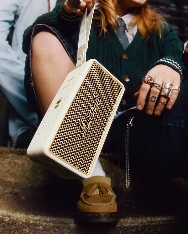 Фото - Портативная акустика Marshall Middleton II Cream (1007429)