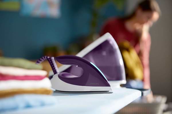 Фото - Утюг с парогенератором Philips PerfectCare Viva GC7051/30