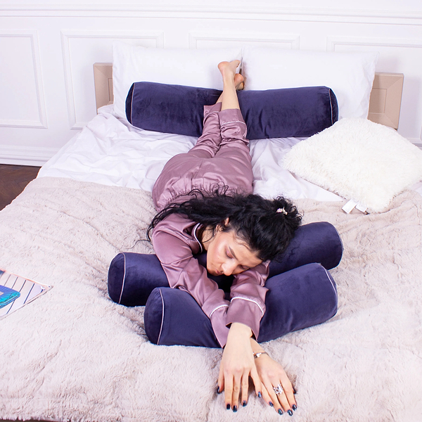 Фото - Подушка валик MirSon №8557 Velvet Line 28-0006 Navy blue 100% Memory 70х16 см (2200006344742)