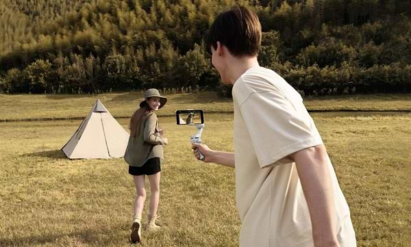 Фото - Стедикам DJI Osmo Mobile SE