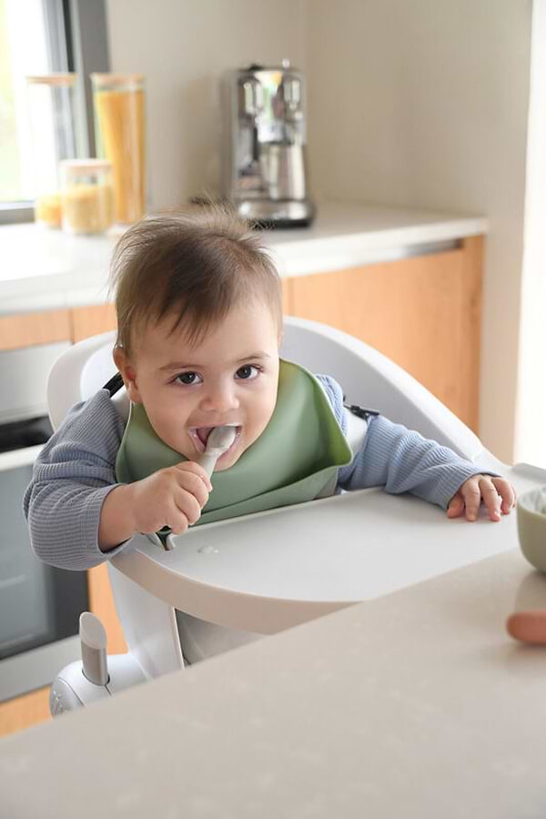 Фото - Набір дитячих столових приборів для малюка Beaba BLW 2 шт. 4+ Red/Grey (913579)