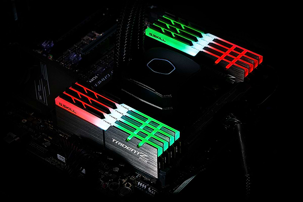 Фото - Память DDR G.Skill DDR4 2x16GB/3600 Trident Z RGB (F4-3600C18D-32GTZR)