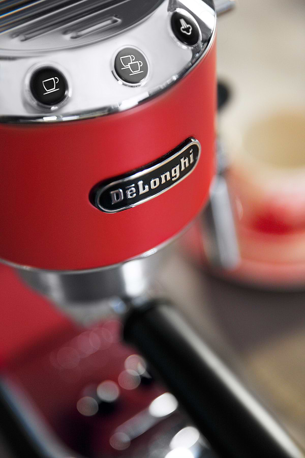 Фото - Кофеварка рожковая Delonghi EC 685.R