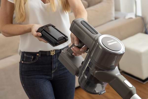 Фото - Пылесос ручной для дома Hisense HVC6463DA