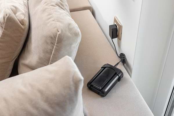 Фото - Пылесос ручной для дома Hisense HVC6463DA