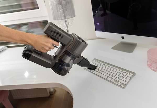 Фото - Пылесос ручной для дома Hisense HVC6463DA