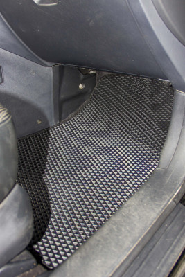 Фото - EVA коврики в салон авто EVAtech для Tucson (JM) MT Hyundai 2004-2010 1 поколение SUV EU HY13539ZD4LA3RGB