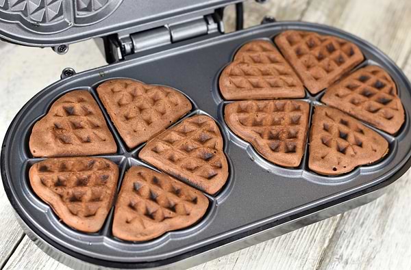 Фото - Вафельница Heinner HWF-1000CR