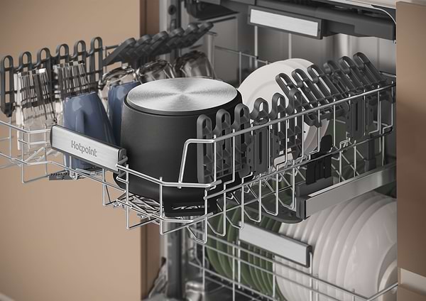Фото - Посудомийна машина вбудована Hotpoint-Ariston HM7 42 L