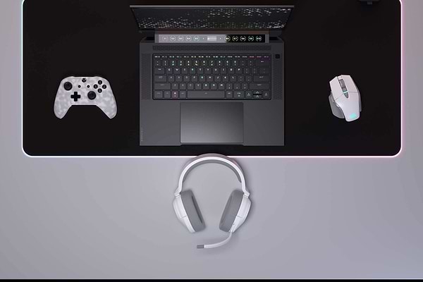 Фото - Гарнітура бездротова ігрова Corsair HS55 Wireless Gaming Dolby 7.1 White (CA-9011281-EU)