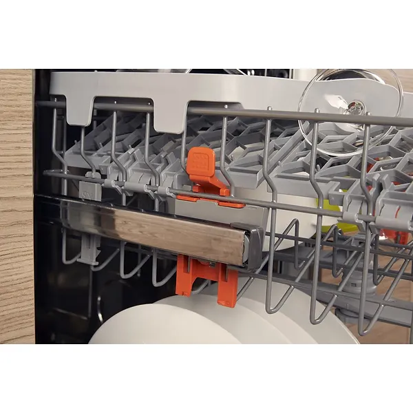 Фото - Уценка - Посудомоечная машина встраиваемая Hotpoint-Ariston HSIO 3O23 WFE