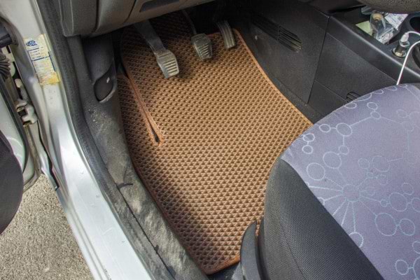 Фото - EVA килимки в салон авто EVAtech для Fiesta (Mark 6) 5-doors Ford 2002-2009 5 покоління Htb EU FD3335C5SBB