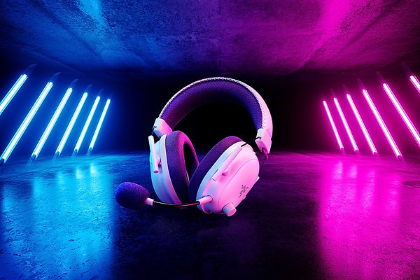 Фото - Гарнітура бездротова ігрова Razer Blackshark V2 PRO Wireless 
White (RZ04-04530200-R3M1)