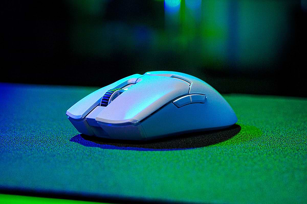 Фото - Миша бездротова ігрова Razer Viper V2 PRO White (RZ01-04390200-R3G1)