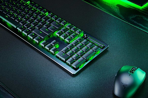 Фото - Клавиатура беспроводная игровая Razer DeathStalker V2 Pro Wireless Red Switch RU (RZ03-04360800-R3M1)