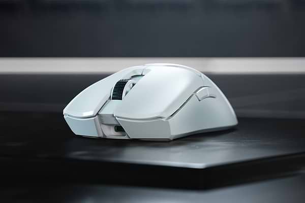 Фото - Миша бездротова ігрова Razer Viper V2 PRO White (RZ01-04390200-R3G1)