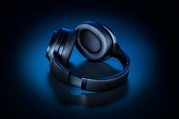 Фото - Гарнітура бездротова ігрова Razer Barracuda Pro (RZ04-03780100-R3M1)