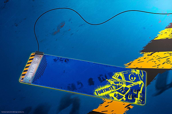 Фото - Килимок для миші ігровий Razer Goliathus CHROMA Extended FORTNITE (RZ02-02500800-R3M1)