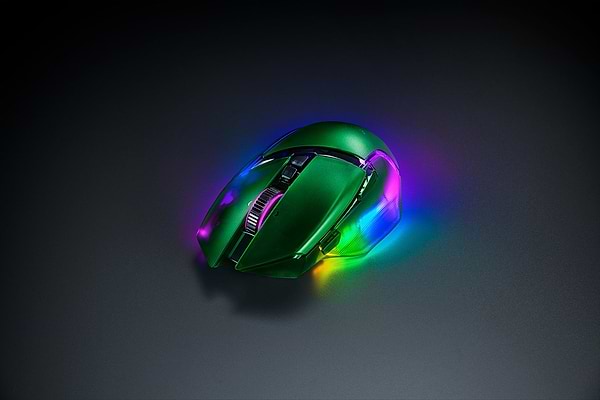 Фото - Миша бездротова ігрова Razer Basilisk V3 PRO Wireless, 35K, Phantom Green (RZ01-05240300-R3G1)
