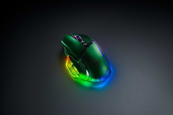 Фото - Миша бездротова ігрова Razer Basilisk V3 PRO Wireless, 35K, Phantom Green (RZ01-05240300-R3G1)
