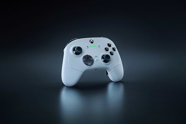 Фото - Геймпад Razer Wolverine V3 PRO, White (RZ06-05200200-R3M1)