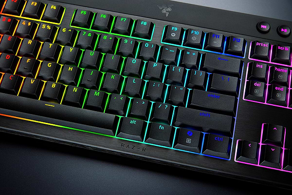 Фото - Клавиатура беспроводная игровая Razer BlackWidow V4 Low-Profile Yellow (RZ03-05271500-R3M1)