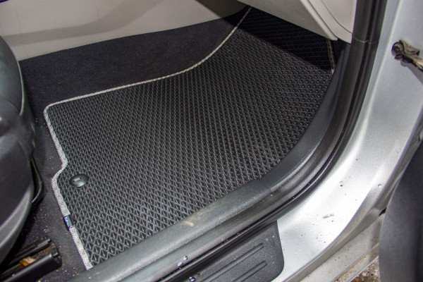 Фото - EVA килимки в салон авто передні EVAtech для Sonata (LF) (5 clips) Hyundai 2014-2019 7 покоління Sedan USA HY1510AV2KH3SBB