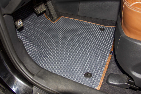 Фото - Коврики из экокожи в салон авто EVAtech ECO для Santa FE (DM) 5 seats Hyundai 2012-2017 3 поколение SUV EU HY33415CB5KH3BBB