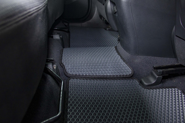 Фото - Коврики из экокожи в салон авто EVAtech ECO для Santa FE (DM) 5 seats Hyundai 2012-2017 3 поколение SUV EU HY33415CD5KH3BBB