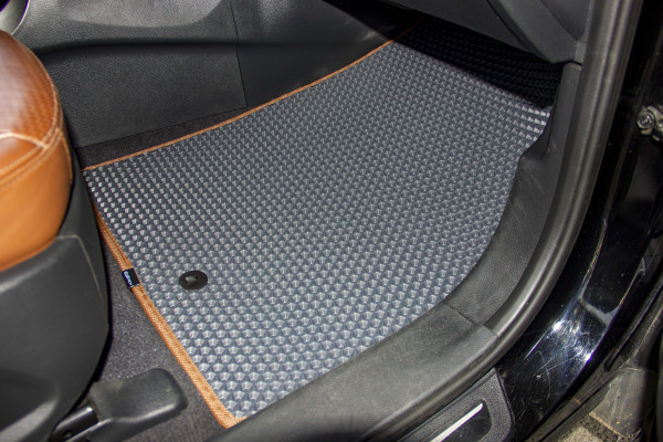 Фото - Коврики из экокожи в салон авто EVAtech ECO для Santa FE (DM) 5 seats Hyundai 2012-2017 3 поколение SUV EU HY33415CB5KH3BBB