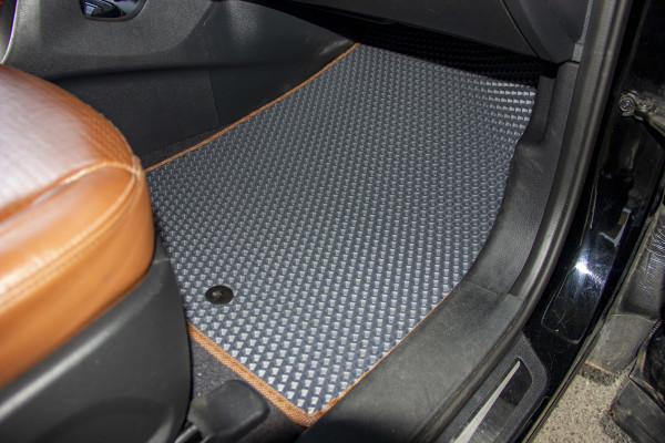 Фото - Коврики из экокожи в салон авто EVAtech ECO для Santa FE (DM) 5 seats Hyundai 2012-2017 3 поколение SUV EU HY33415CD5KH3BBB