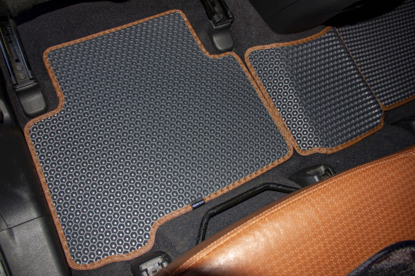 Фото - Коврики из экокожи в салон авто EVAtech ECO для Santa FE (DM) 5 seats Hyundai 2012-2017 3 поколение SUV EU HY33415CD5KH3BBB