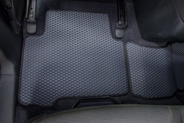 Фото - Коврики из экокожи в салон авто EVAtech ECO для Santa FE (DM) 5 seats Hyundai 2012-2017 3 поколение SUV EU HY33415CB5KH3BBB