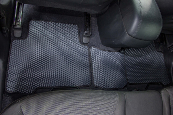 Фото - Коврики из экокожи в салон авто EVAtech ECO для Santa FE (DM) 5 seats Hyundai 2012-2017 3 поколение SUV EU HY33415CD5KH3BBB