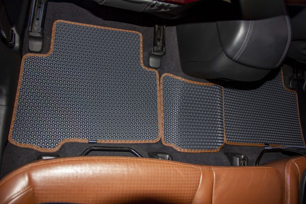 Фото - Коврики из экокожи в салон авто EVAtech ECO для Santa FE (DM) 5 seats Hyundai 2012-2017 3 поколение SUV EU HY33415CB5KH3BBB