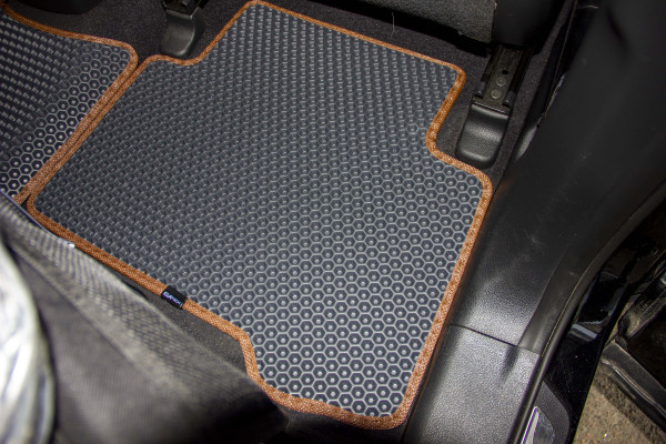 Фото - Коврики из экокожи в салон авто EVAtech ECO для Santa FE (DM) 5 seats Hyundai 2012-2017 3 поколение SUV EU HY33415CD5KH3BBB